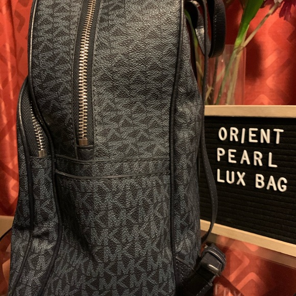 Michael Kors - Picture 3 of 4